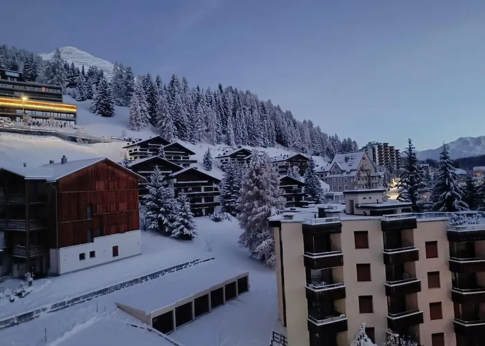 Parsenn Peaks Panorama Apartment *